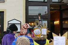 Dreikönigssingen der Sternsinger in Naumburg (Foto: Karl-Franz Thiede)